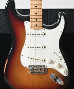 Fender Stratocaster Sunburst - only 7lbs 12oz !